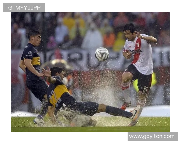 河床与梅尔加对决分析：战术布局与球员表现的深度剖析